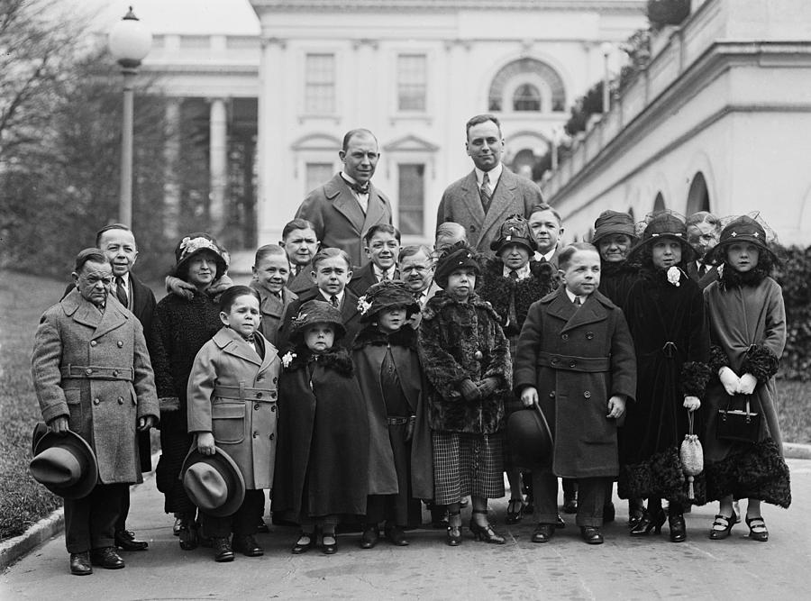 Singer Midgets Visit White House, 1924 Photograph by Science Source