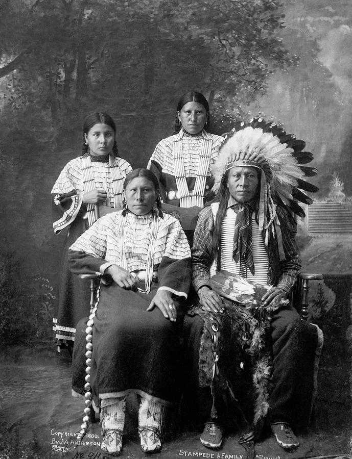 Sioux Family, C1910 Photograph by Granger - Fine Art America