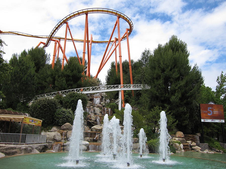 Six Flags Magic Mountain - 12124 Photograph by DC Photographer