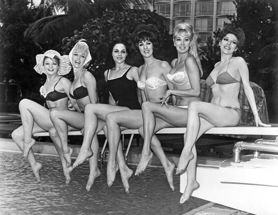 Six Showgirls At The Pool Photograph by Underwood Archives