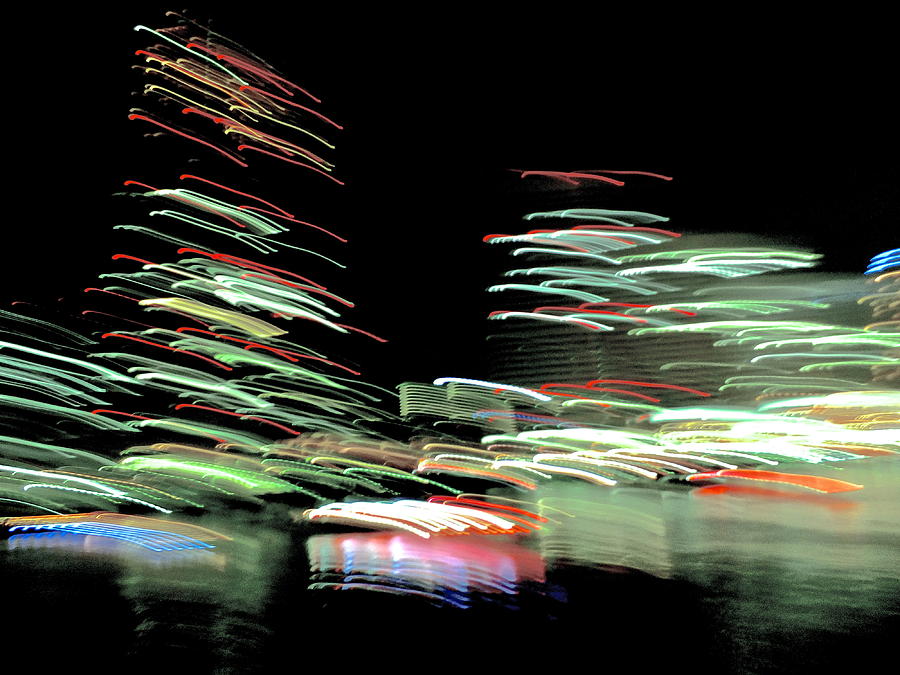 Abstract Photograph - Skyline Cha Cha Cha - 4 by Larry Knipfing