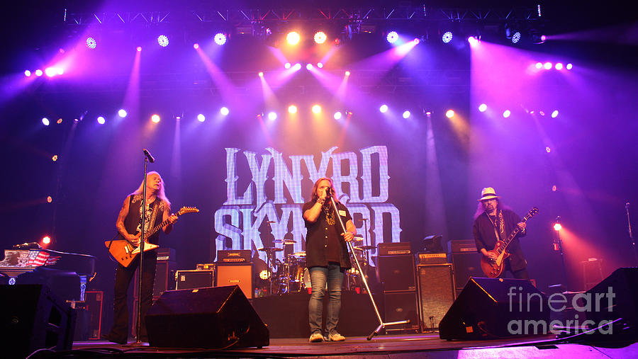 Lynyrd Skynyrd Photograph - Skynyrd-Group-7820 by Gary Gingrich Galleries