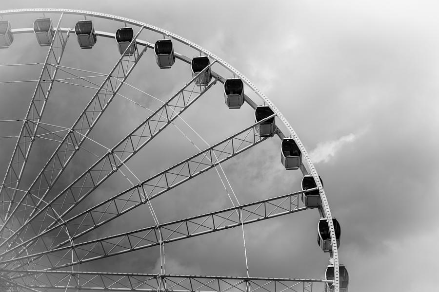 Black And White Photograph - SkyWheel by Ivo Kerssemakers