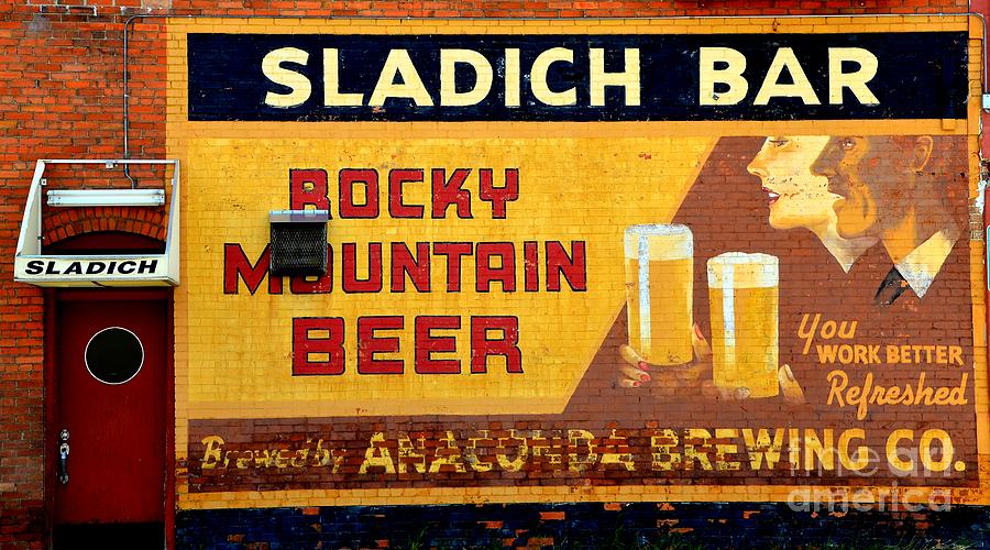Abstract Photograph - Sladich Bar by Newel Hunter