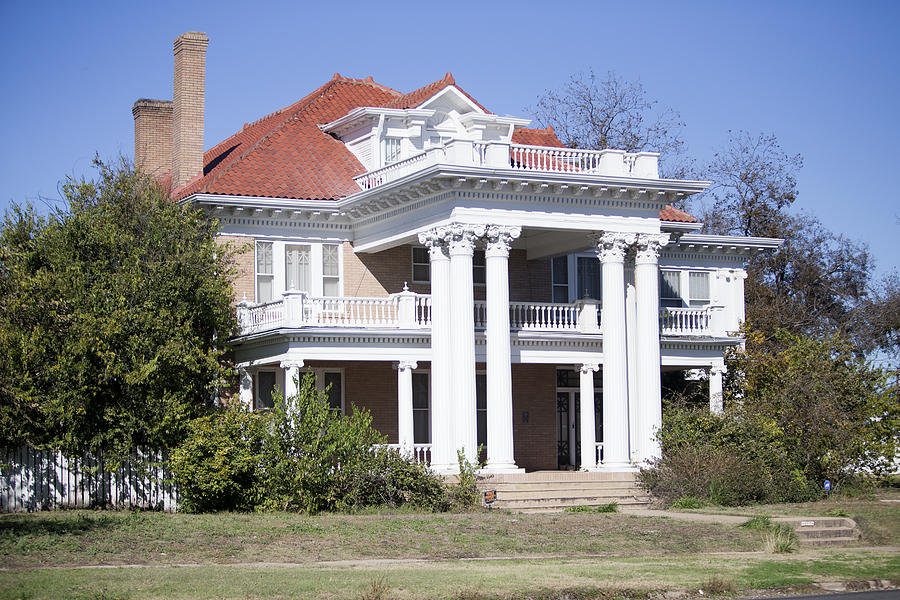 Small town Mansion Photograph by Linda Phelps