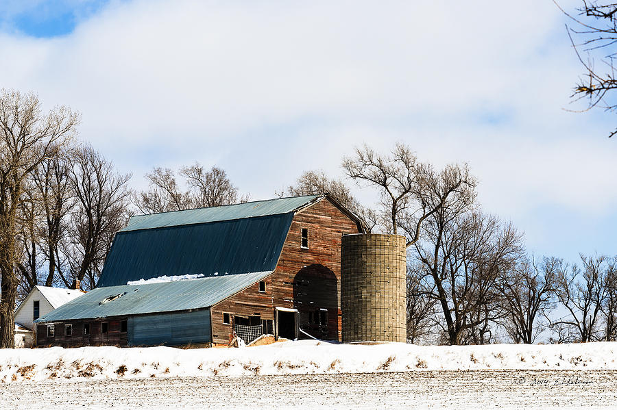 Snow Barn Photograph by Ed Peterson