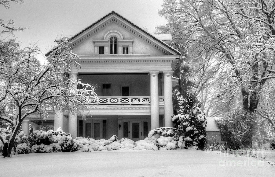 Snow covered grounds Photograph by David Bearden