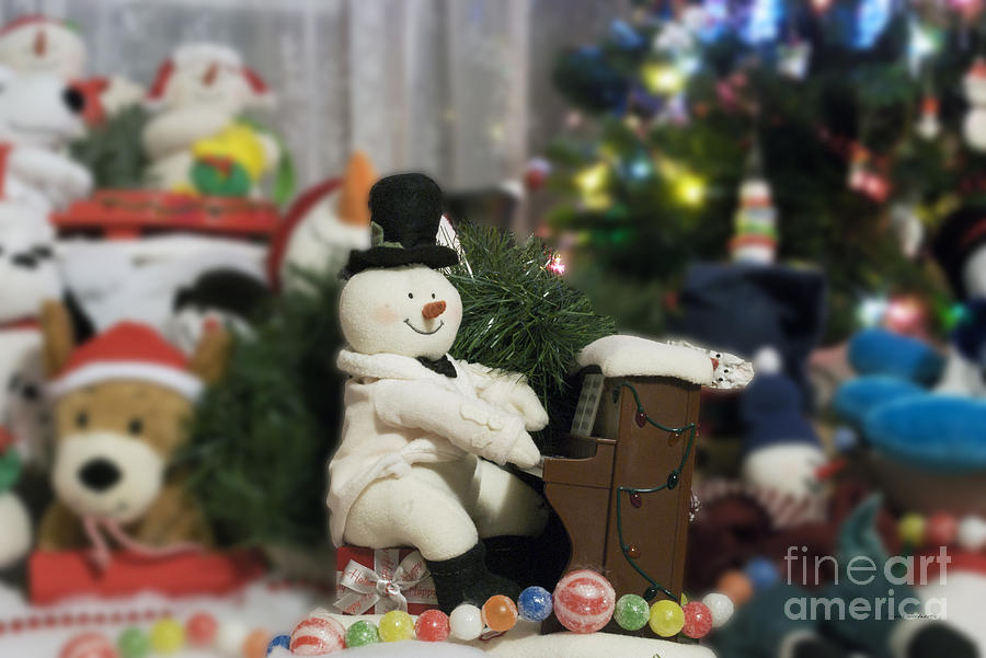 Music Photograph - Snowmen Playing Piano 02 by Thomas Woolworth