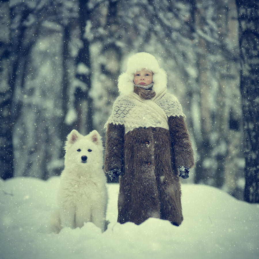 Фотосессия в шубе в лесу