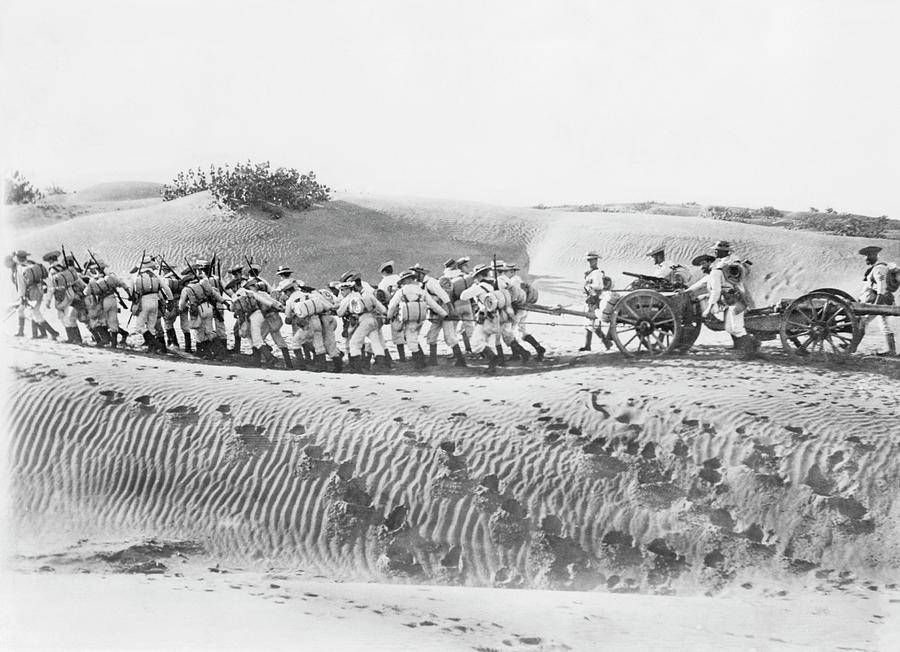 Soldiers Pulling Field Guns Photograph by Library Of Congress