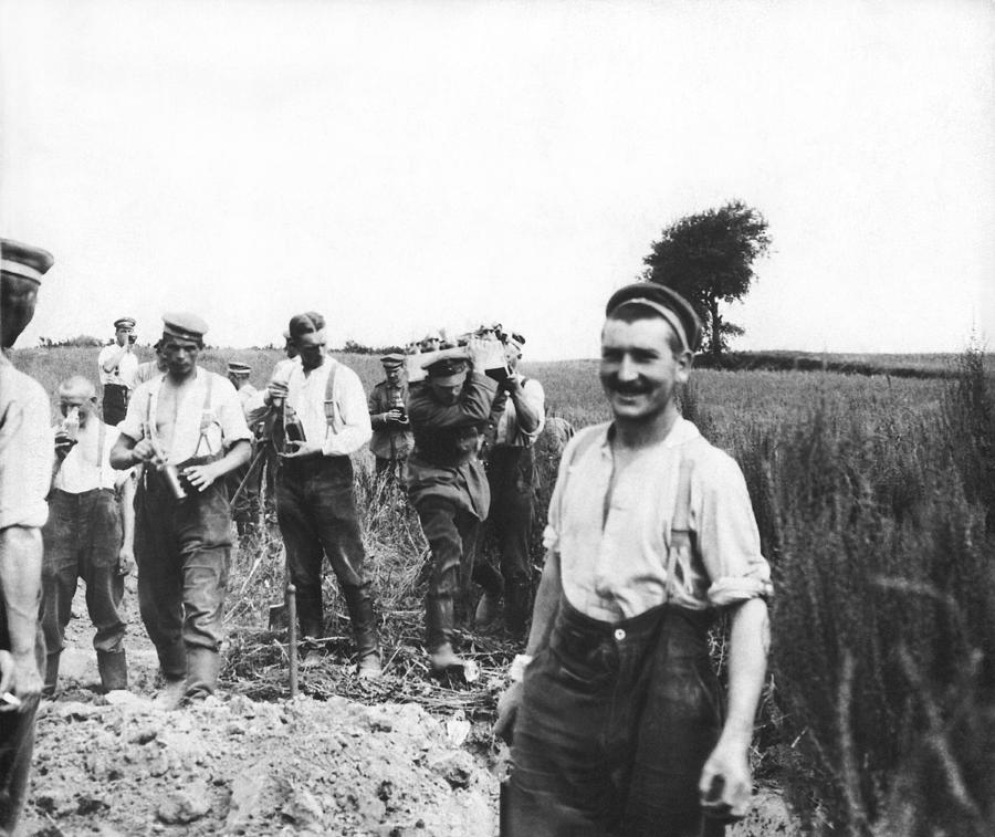 Soldiers Working In The Fields Photograph by Underwood Archives