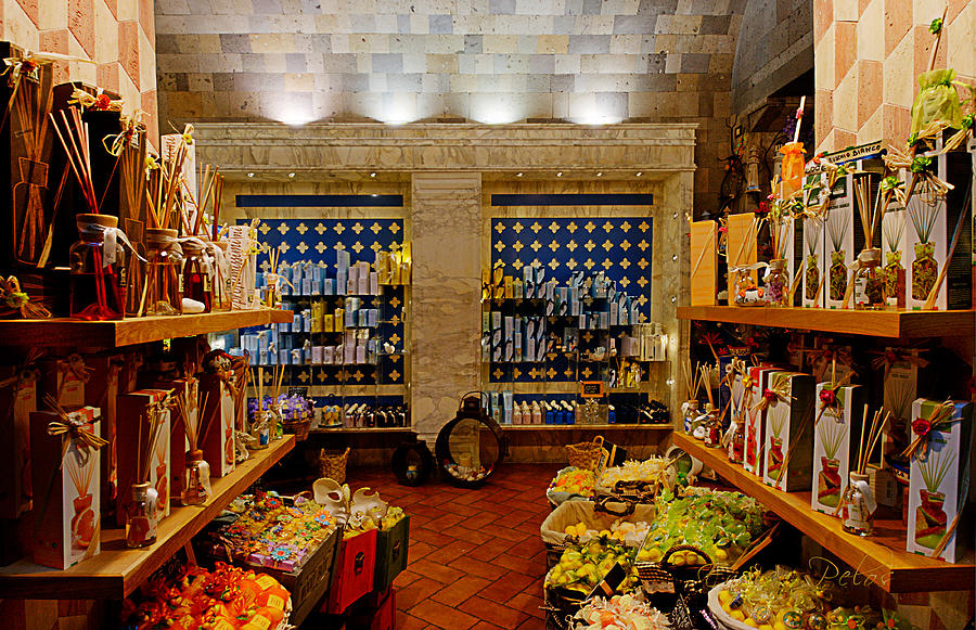 Sorrento negozio tipico - traditional shop Photograph by Enrico Pelos