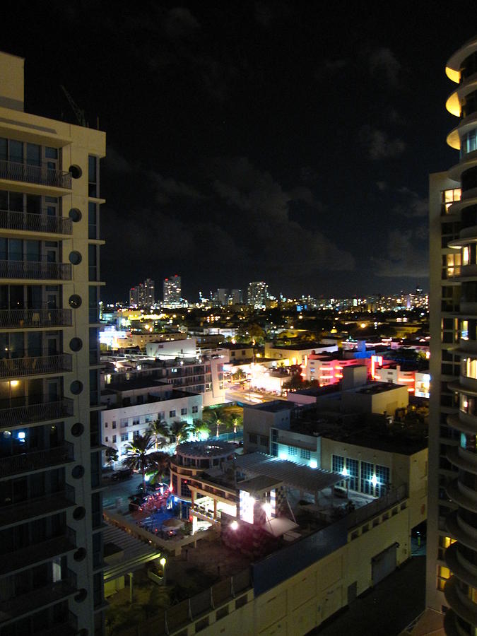 Miami Photograph - South Beach - 12123 by DC Photographer
