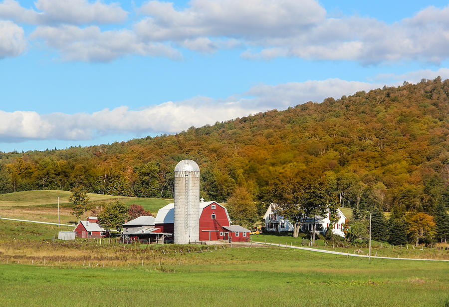 Southern Vermont Farm in Early Fall Photograph by Vance Bell