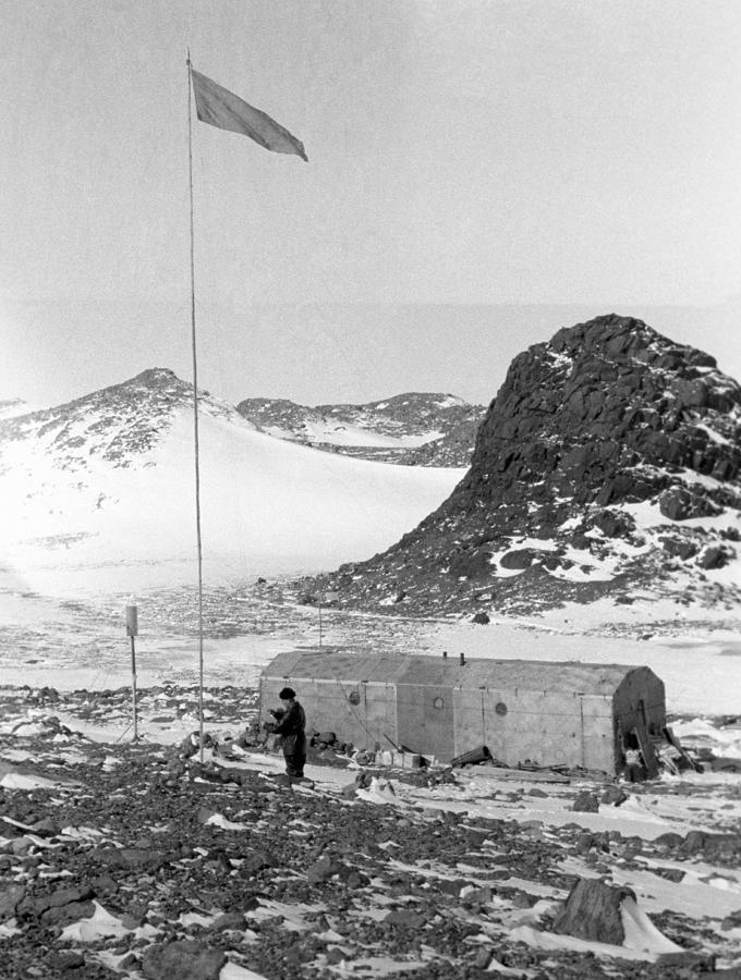 Soviet 'Oasis' Antarctic station, 1958 Photograph by Science Photo Library