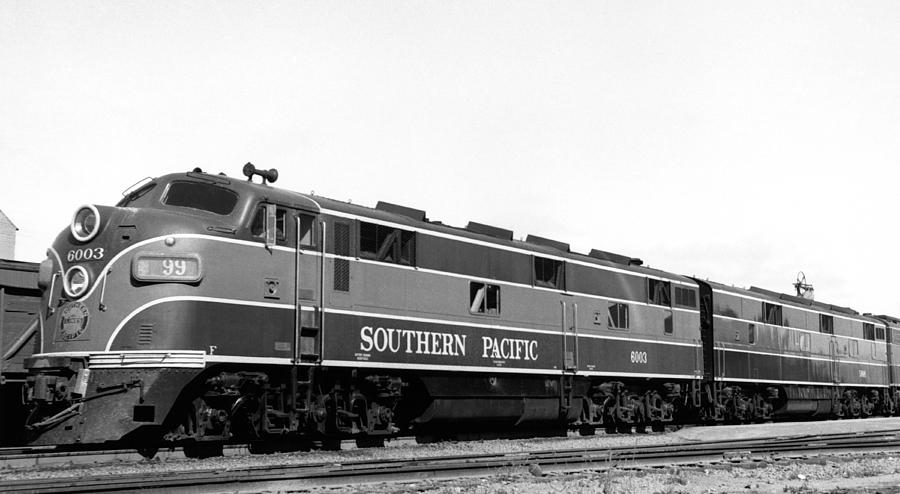 San Francisco Photograph - SP Coast Daylight Train by Underwood Archives