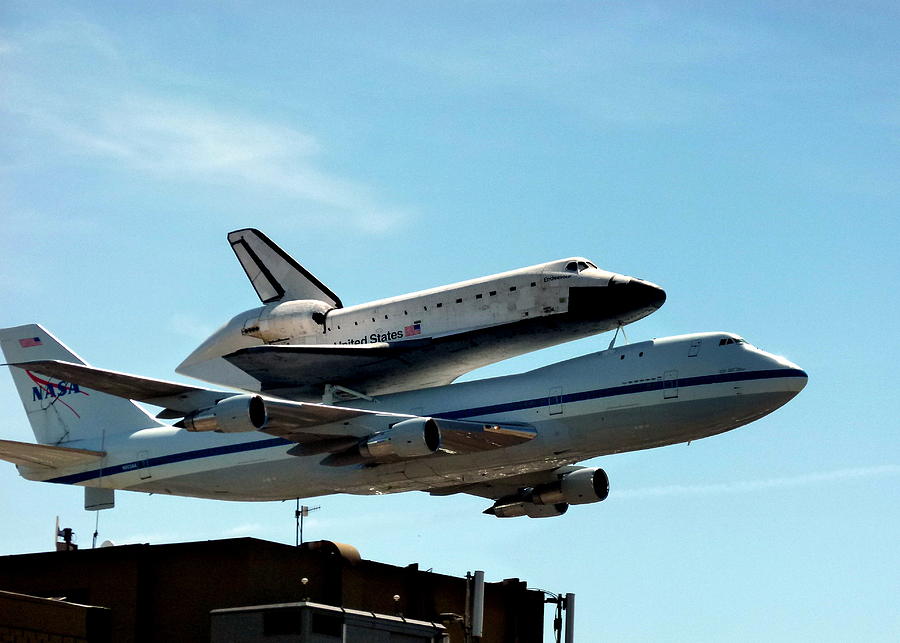 Los Angeles Photograph - Space Shuttle Endeavour by Jeff Lowe