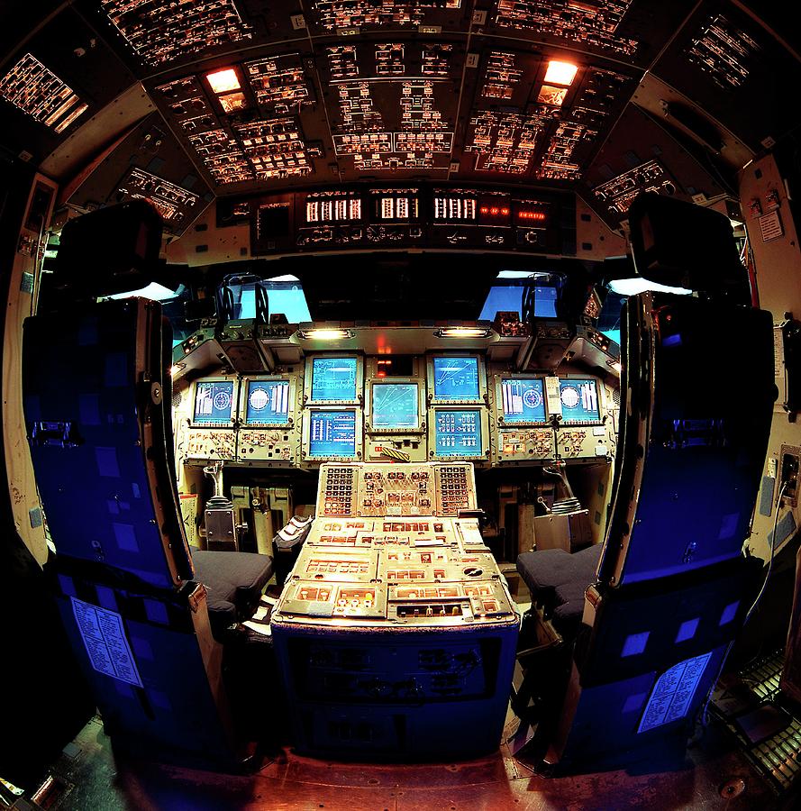 space shuttle cockpit landing gear