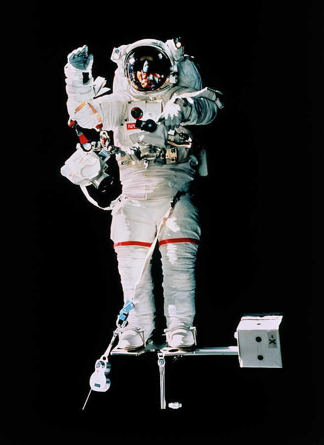 Spacewalk During Shuttle Mission Sts-69 Photograph by Nasa/science Photo Library