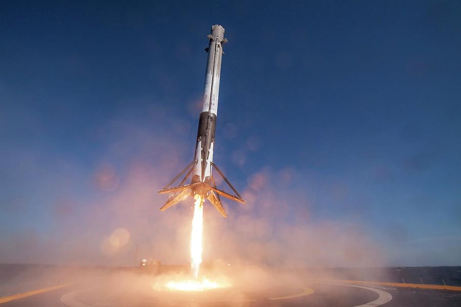 Spacexs Falcon 9 Rocket Stage Landing Photograph by Spacex/science Photo Library