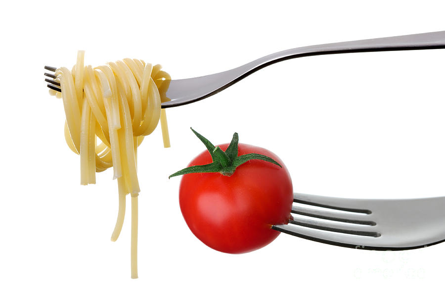 Spaghetti And Tomato On Forks Isolated Photograph by Lee Avison