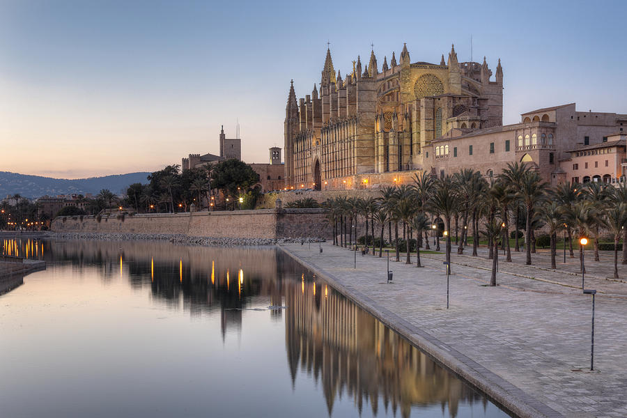 Spain, Balearic Islands, Majorca, Palma de Mallorca, Parc de Mar, Cathedral La Seu Photograph by Westend61
