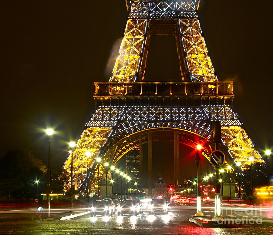 Eiffel Tower Photograph - Sparkling Eifell by Ronald Monong