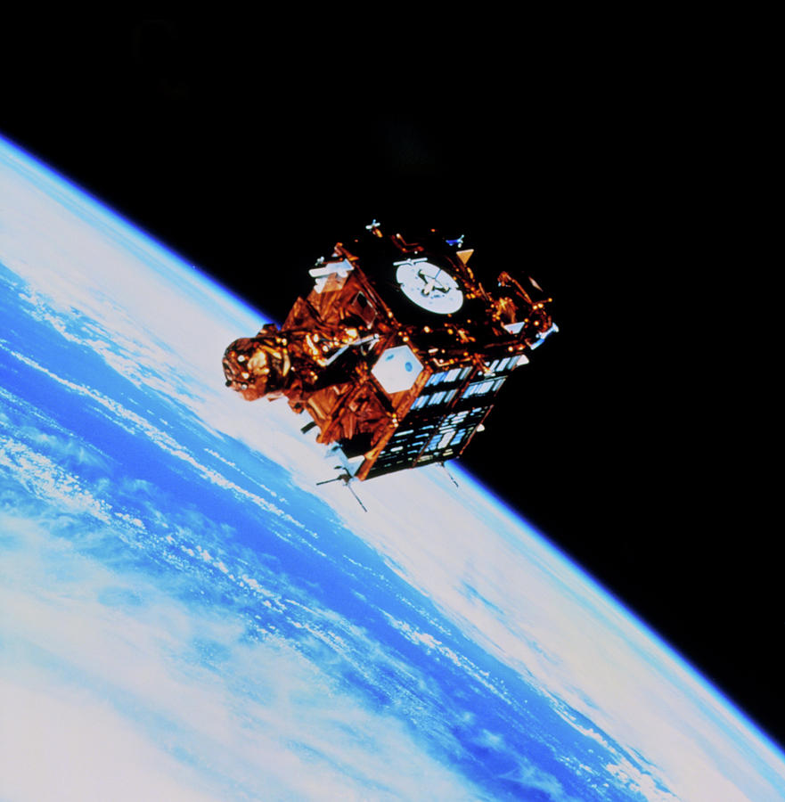 Spartan-201 Satellite Before Retrieval Photograph by Nasa/science Photo ...