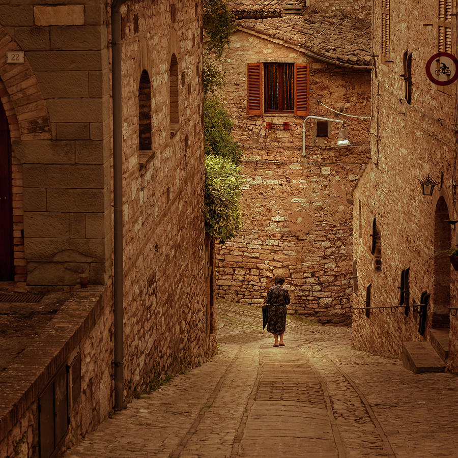 Spello Photograph by © Alexander Gutkin Goutkin@gmail.com Spello Photograph by © Alexander Gutkin Goutkin@gmail.com