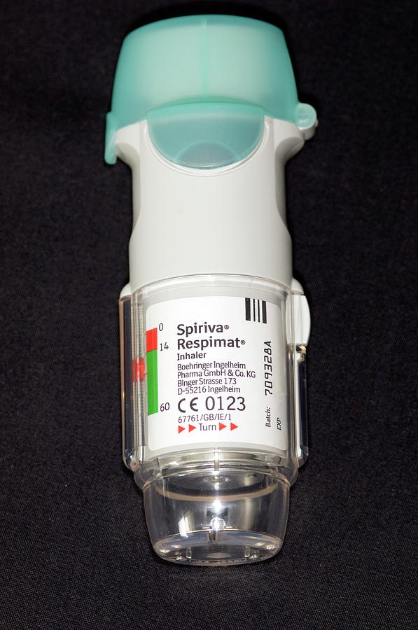 Spiriva Inhaler For Copd Photograph by Dr P. Marazzi/science Photo Library