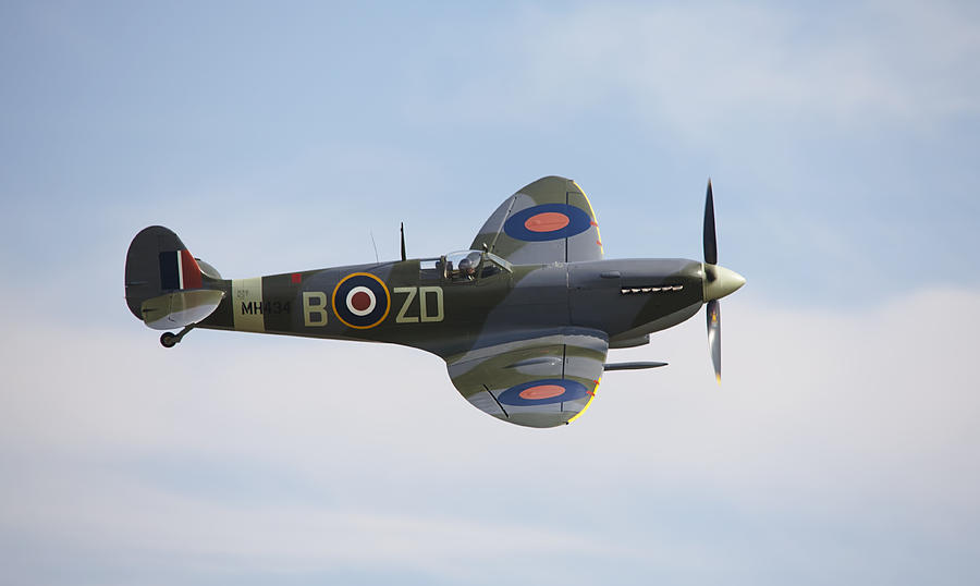 Spitfire Mk9 by Ian Merton