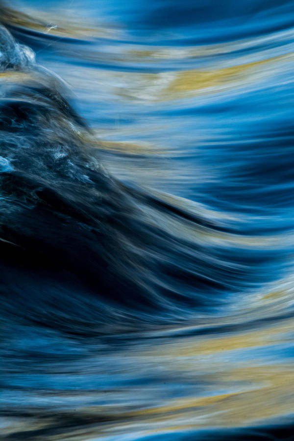 Splashing Over the Hump Photograph by Ronald Hunt | Fine Art America