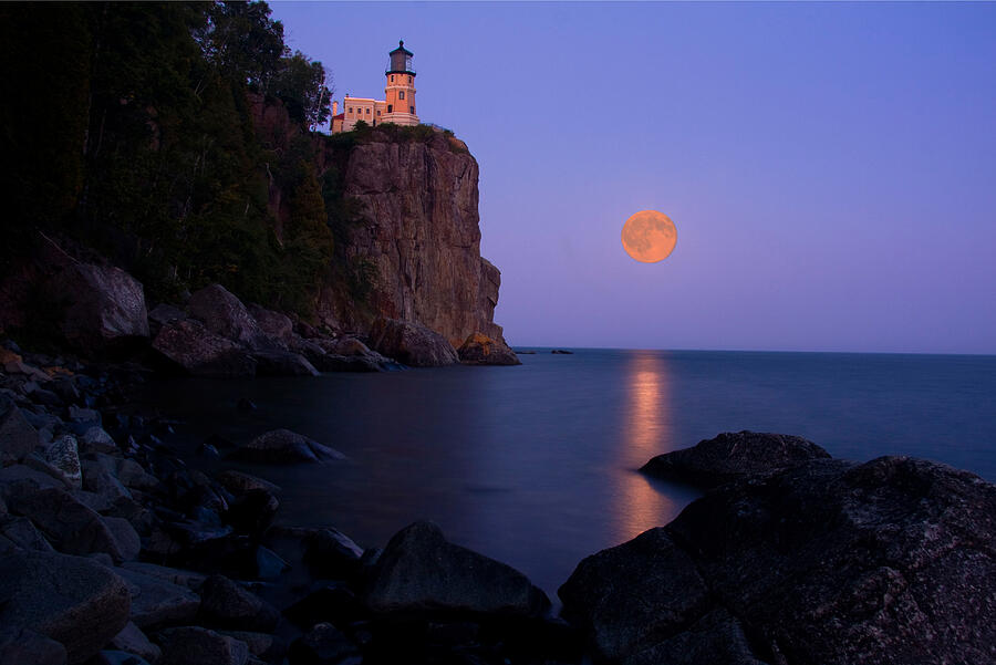 Split Rock Lighthouse - Full Moon Photograph by Wayne Moran