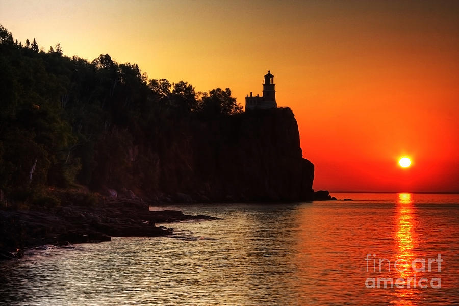 Split Rock Lighthouse - Sunrise Photograph by Wayne Moran