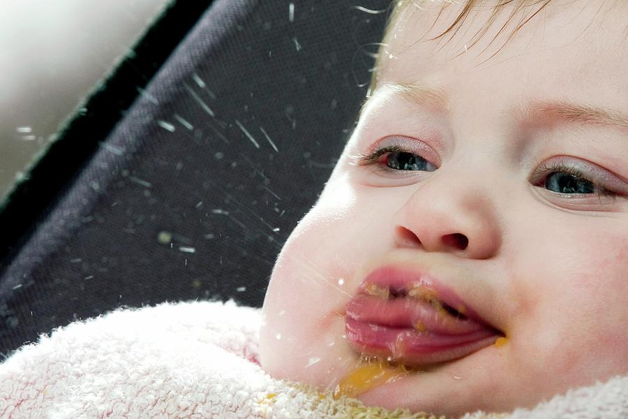 Spoonfeeding Photograph by Claire Deprez/reporters/science Photo Library
