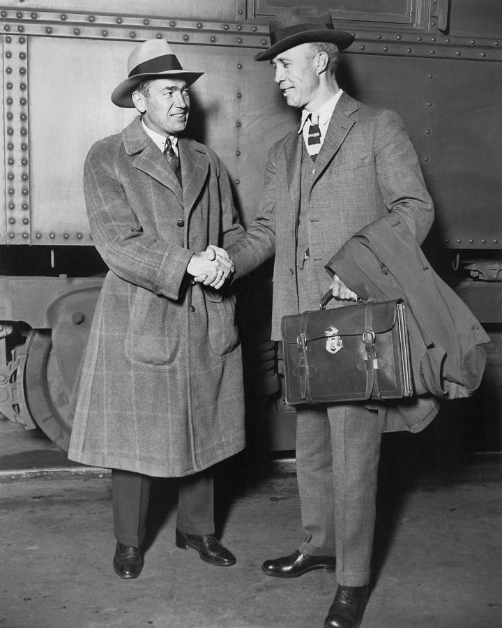 Sportsmen In Chicago Station Photograph by Underwood Archives