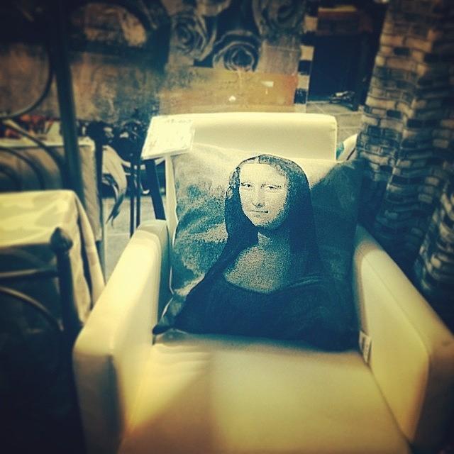 Mona Lisa Photograph - Spotted In A Store Window In Quebec by Joe Medeiros