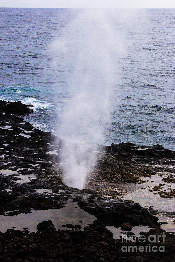 Spouting Horn In Kauai Photograph by Suzanne Luft