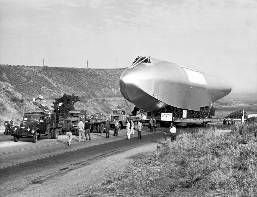 Spruce Goose Hull On The Move Photograph by Underwood Archives