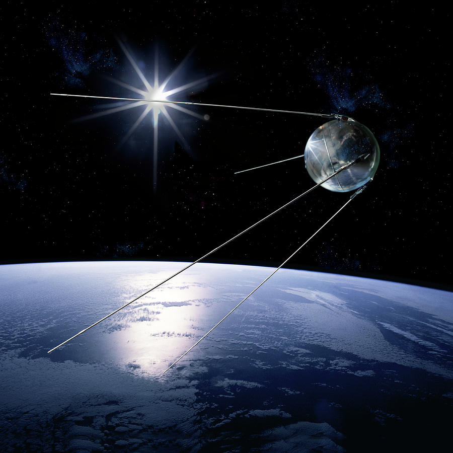 Картинки первых спутников. Первый Спутник. Первый искусственный Спутник. Искусственные спутники земли. Самый первый Спутник.