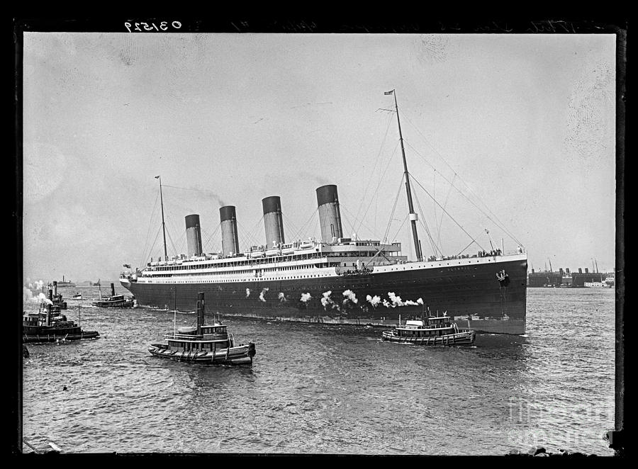 SS Olympic Photograph by Russell Brown