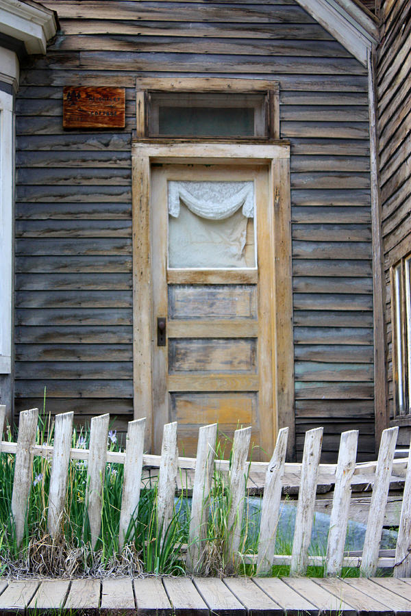 St. Elmo Door Yellow Photograph by Lanita Williams
