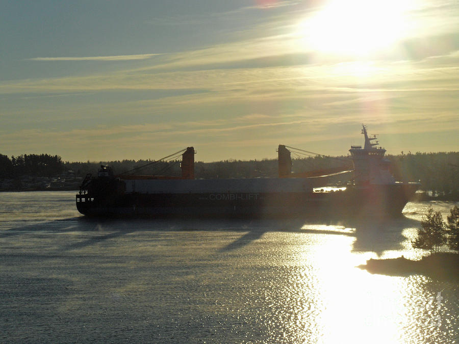 St Lawrence Seaway Morning Backlight Photograph by Robert P Hedden