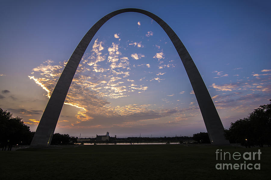 St. Louis Gateway Arch Sunrise 25 Photograph by David Haskett II