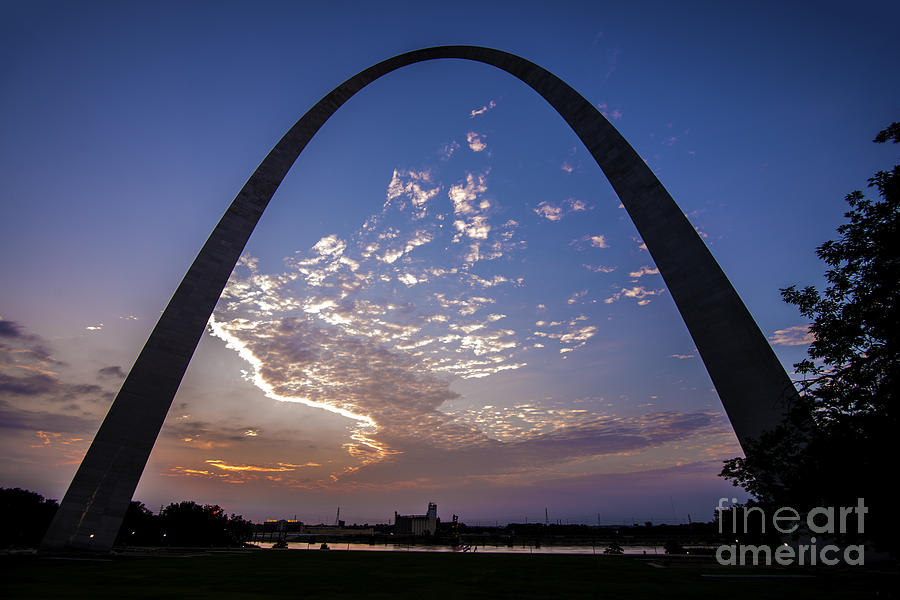 Stan Musial Photograph - St. Louis Gateway Arch Sunrise  8895 by David Haskett II
