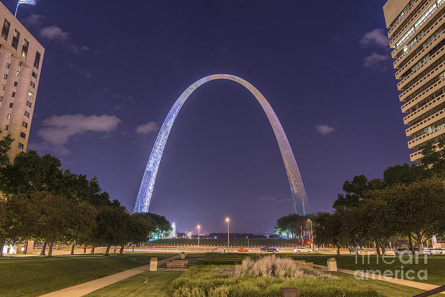 St. Louis Missouri Gateway Arch at Night 9398 Photograph by David Haskett II