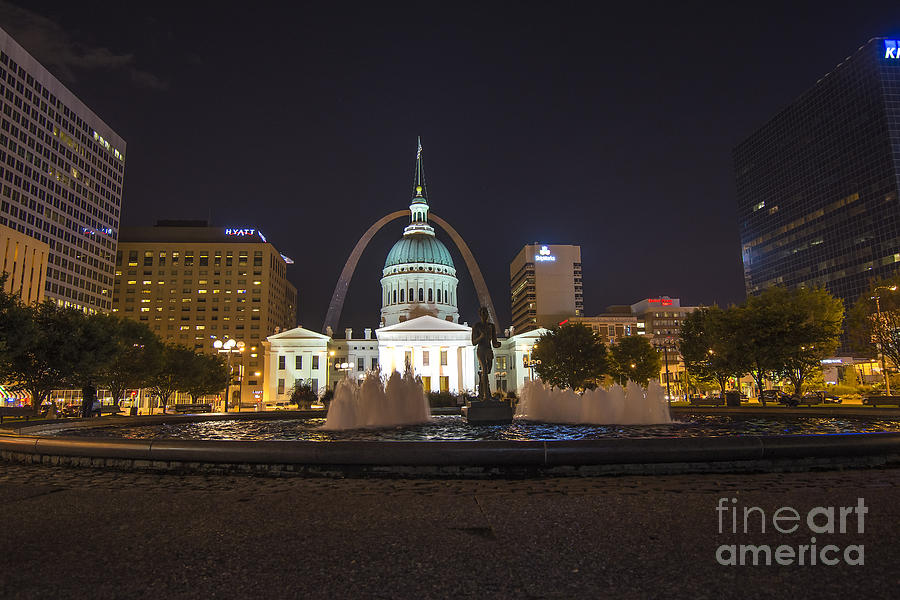 St. Louis Missouri Gateway Arch Night 9390 Photograph by David Haskett II