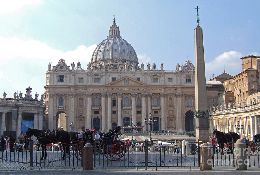 St. Peters Square - Vatican City Photograph by Phil Banks