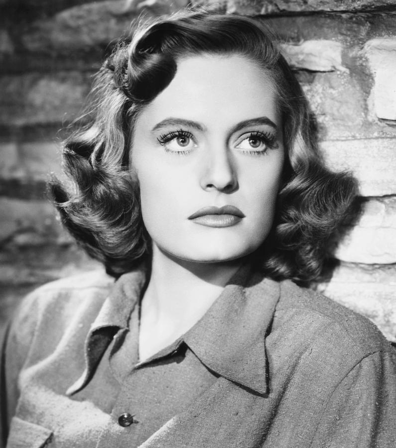 Movie Photograph - Stallion Road, Alexis Smith, 1947 by Everett