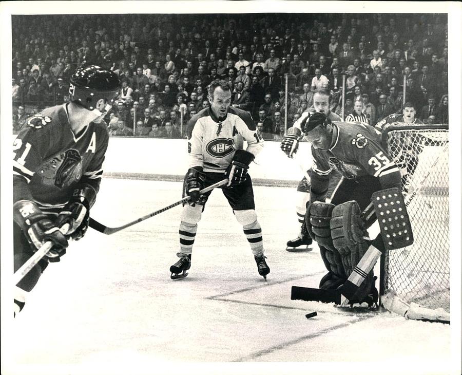 Stan Mikita in action Photograph by Gianfranco Weiss